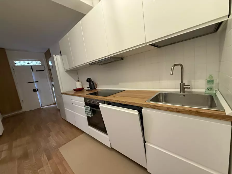 Immagine 5 di Appartamento in vendita  a Verona