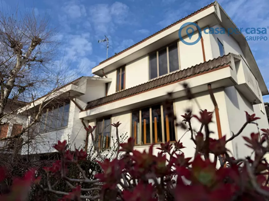 Immagine 1 di Villa in vendita  a Rovigo