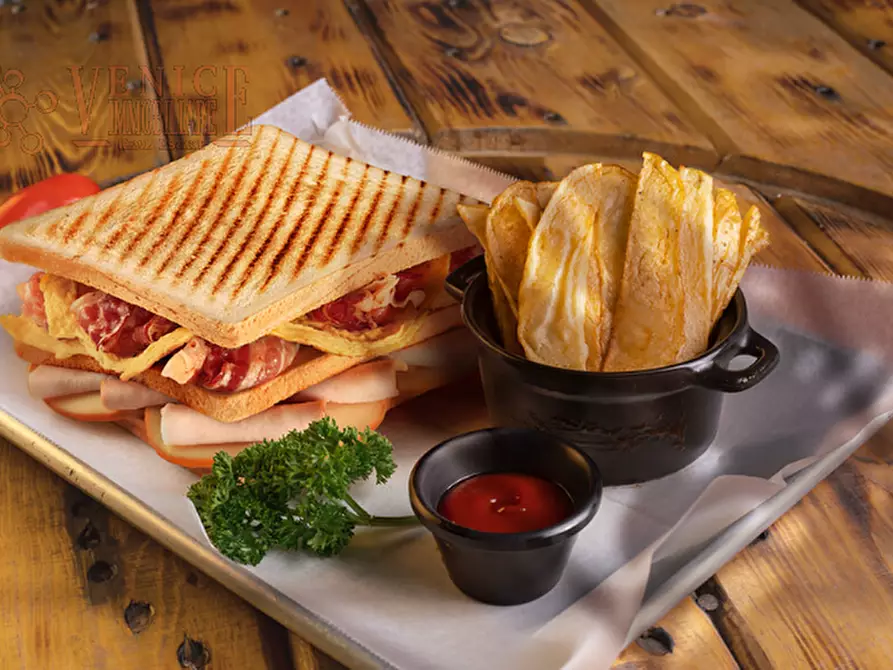 Immagine 1 di Attività commerciale in vendita  in VIA XIII MARTIRI 1 a San Donà Di Piave