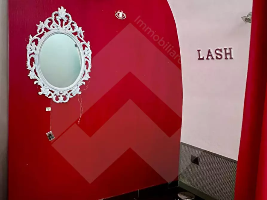 Immagine 8 di Negozio in affitto  in Via Ferrucci 144 a Andria