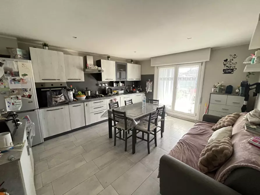 Immagine 1 di Casa bifamiliare in vendita  a Suzzara