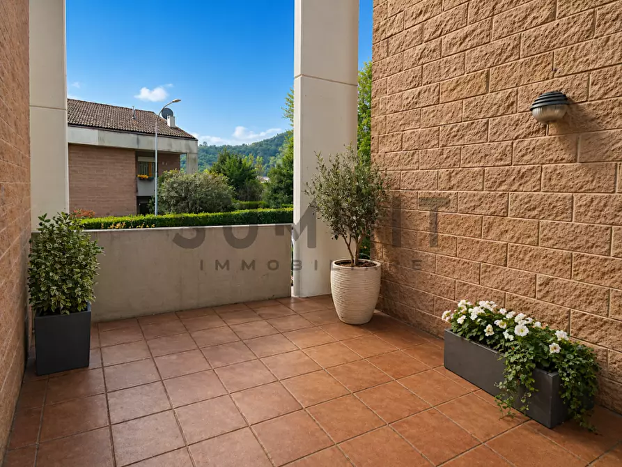 Immagine 5 di Casa bifamiliare in vendita  a Schio