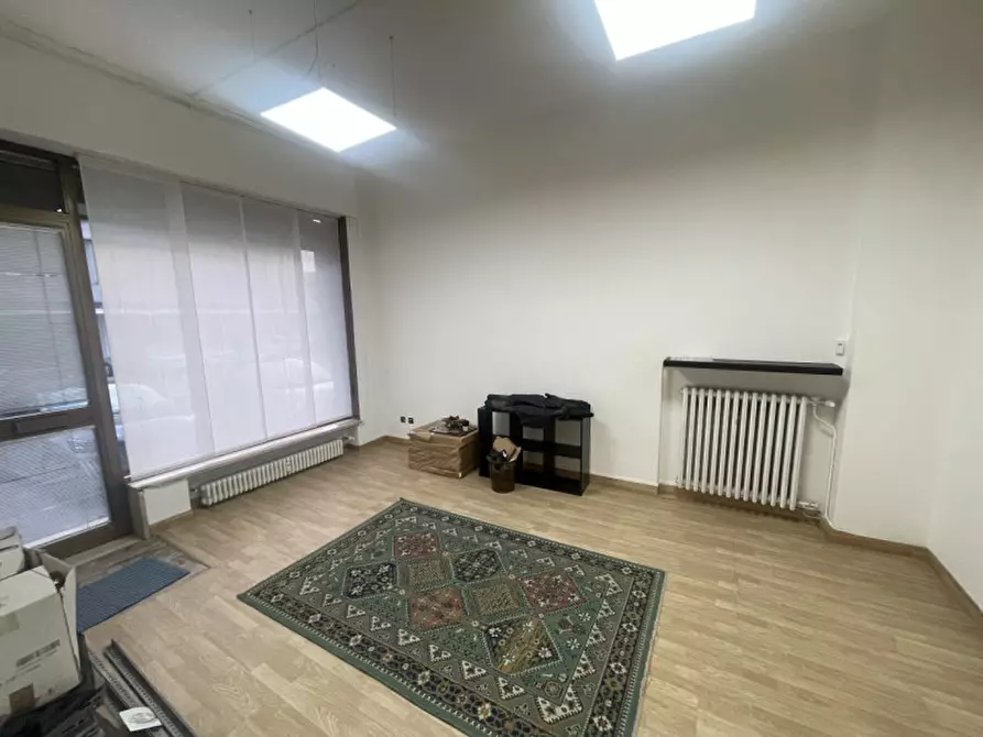 Immagine 1 di Negozio in affitto  a Noventa Padovana