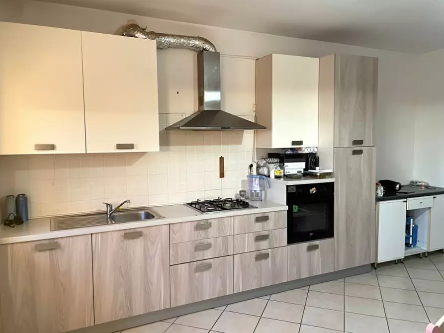 Immagine 5 di Appartamento in vendita  a Valeggio Sul Mincio