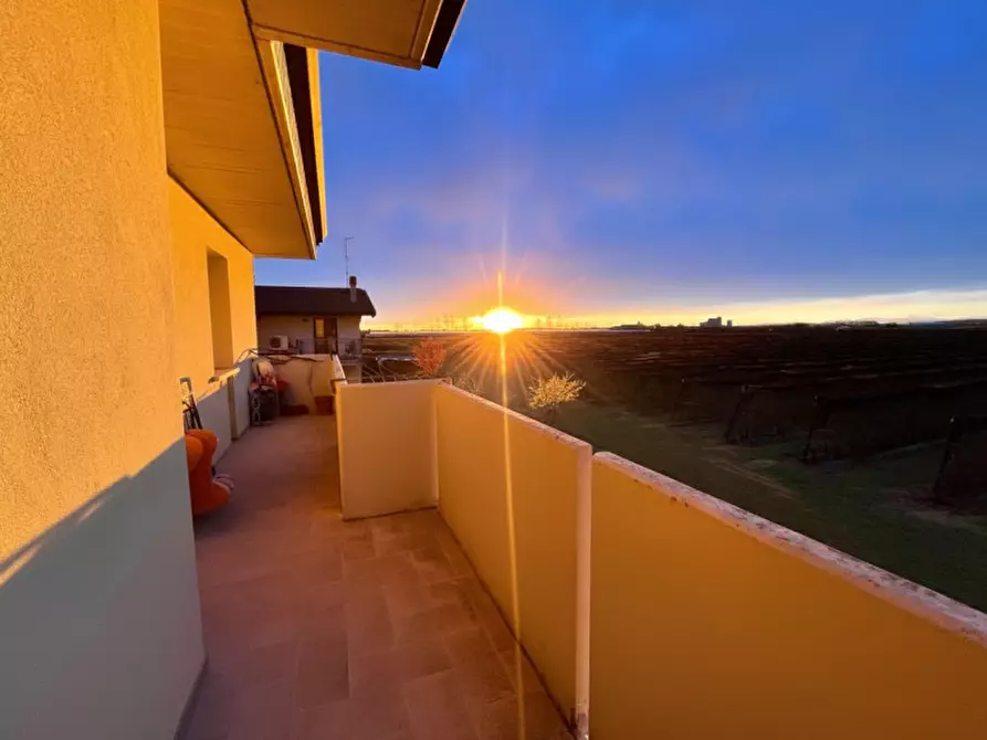 Immagine 13 di Appartamento in vendita  a Valeggio Sul Mincio