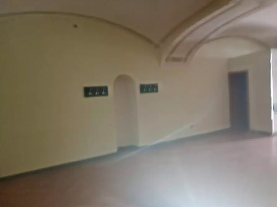 Immagine 5 di Attività commerciale in affitto  in via san biagio ai librai 123 a Napoli