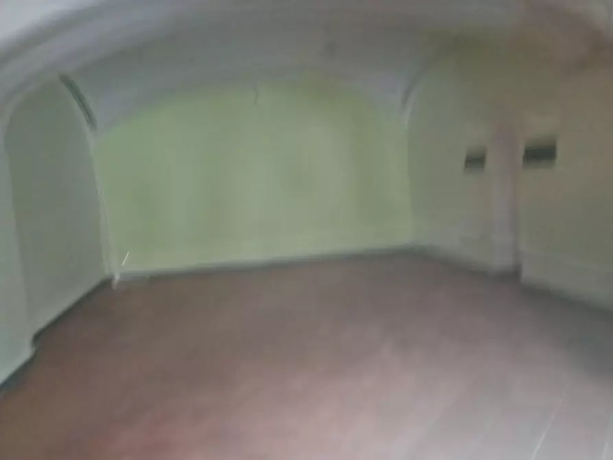 Immagine 16 di Attività commerciale in affitto  in via san biagio ai librai 123 a Napoli