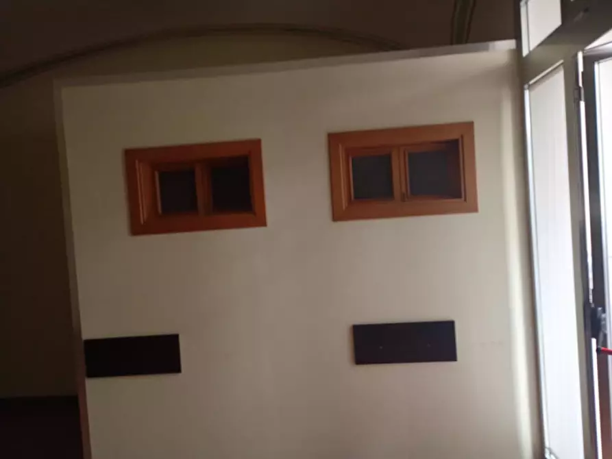 Immagine 17 di Attività commerciale in affitto  in via san biagio ai librai 123 a Napoli