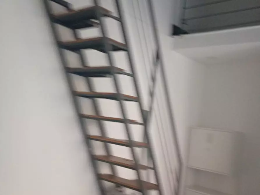 Immagine 10 di Ufficio in affitto  in Via duca di san donato 62 a Napoli