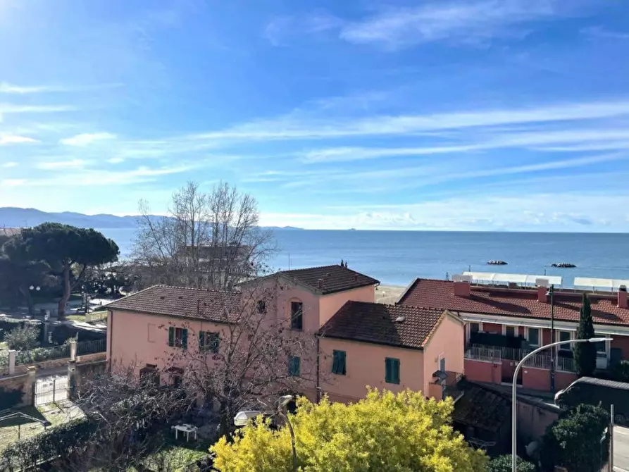 Immagine 13 di Appartamento in vendita  in Via Serri, 48 a Follonica