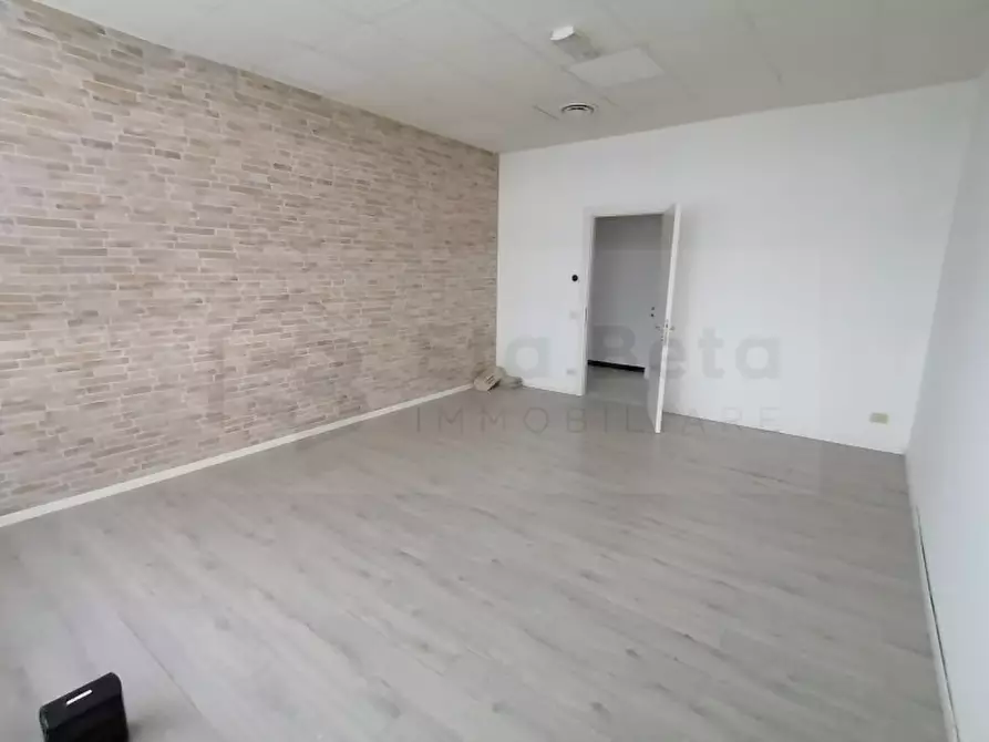 Immagine 2 di Ufficio in affitto  in Via Longhin a Padova