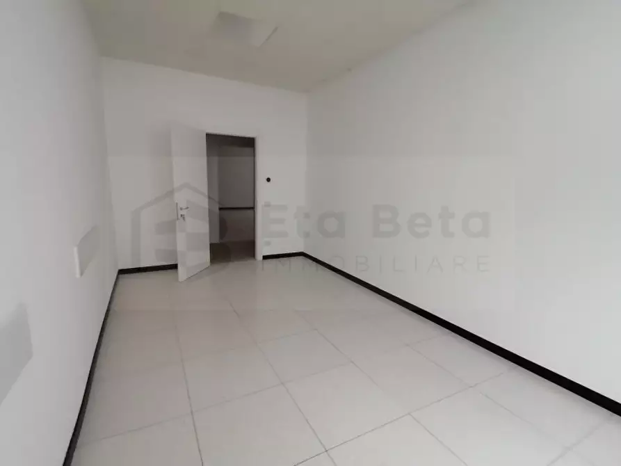 Immagine 9 di Ufficio in affitto  in Via Longhin a Padova