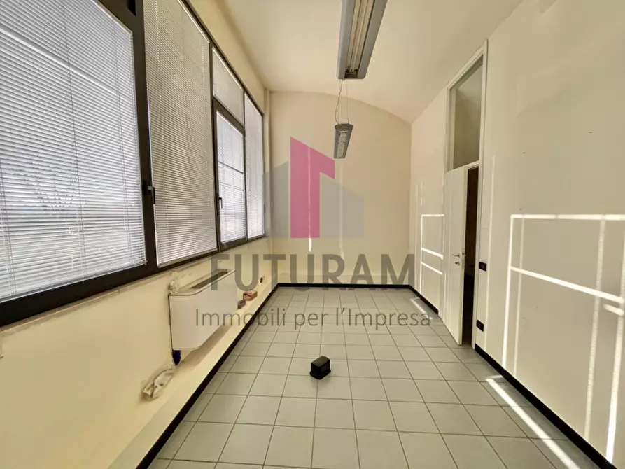 Immagine 11 di Ufficio in affitto  in Via Zara 1 a Vicenza