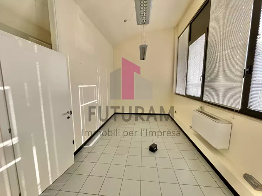 Immagine 15 di Ufficio in affitto  in Via Zara 1 a Vicenza