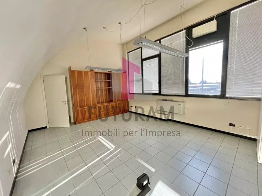 Immagine 26 di Ufficio in affitto  in Via Zara 1 a Vicenza