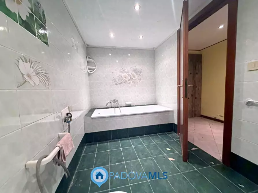 Immagine 17 di Casa bifamiliare in vendita  in Via Regazzoni Bassa a Galzignano Terme