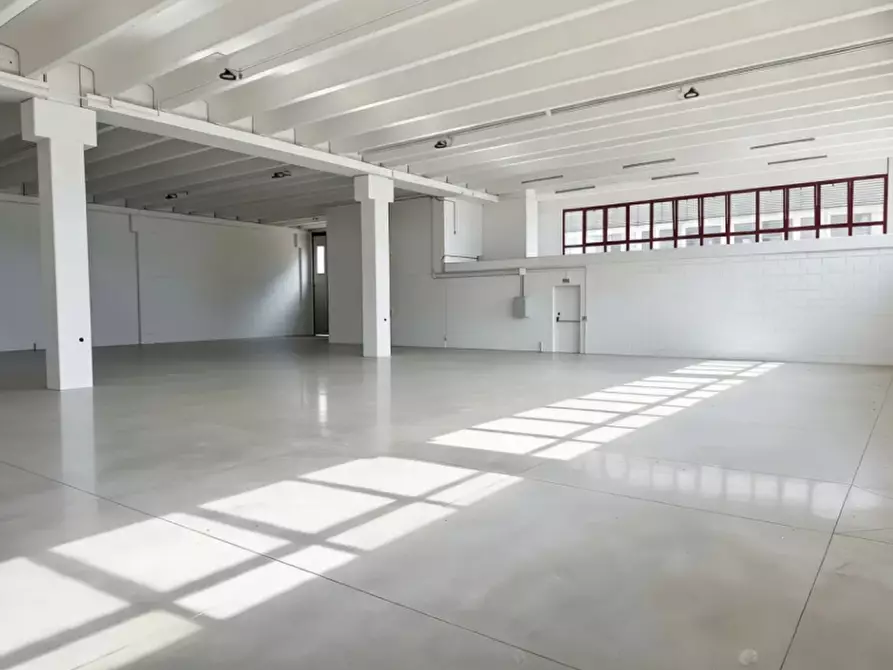 Immagine 2 di Capannone industriale in affitto  in Via Vago a Lavagno