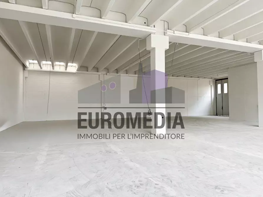 Immagine 3 di Capannone industriale in affitto  in Via Vago a Lavagno