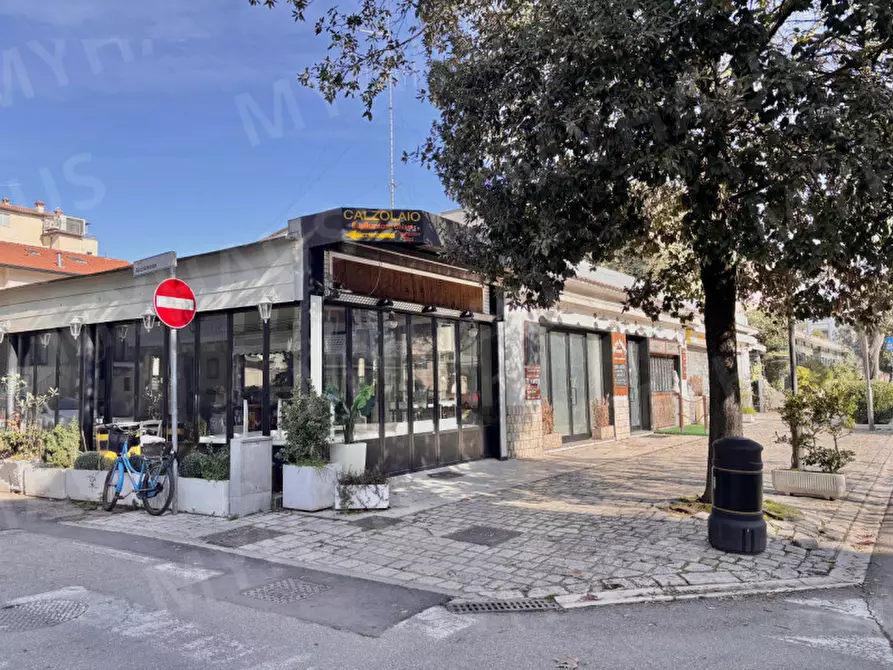 Immagine 10 di Palazzo in vendita  in viale delle nazioni 126 a Cesenatico