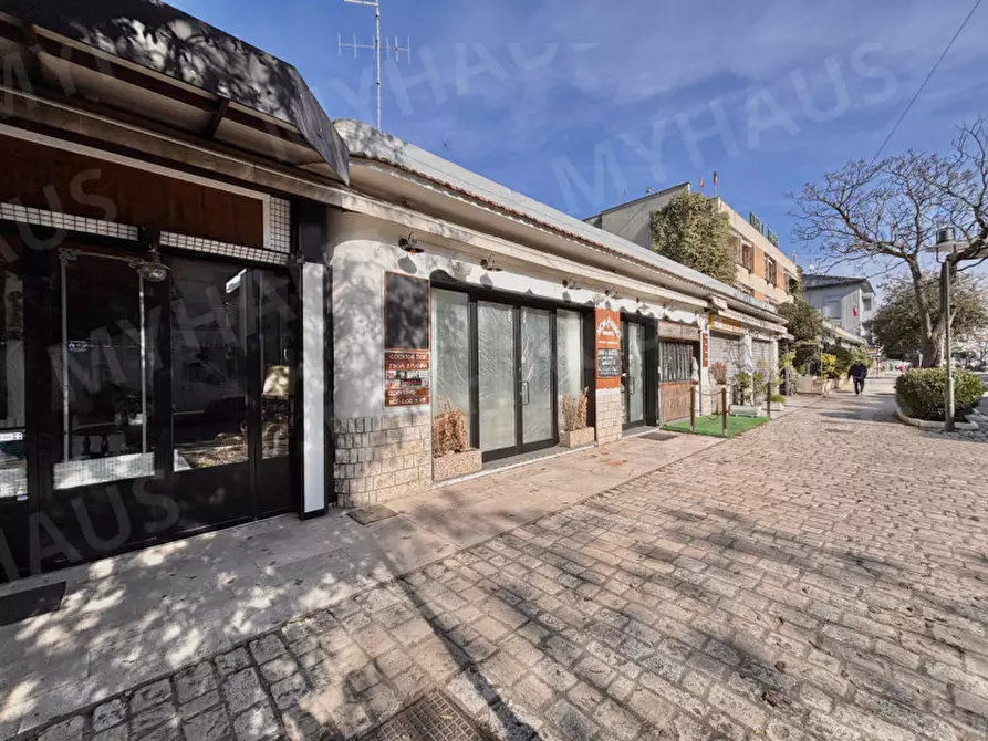 Immagine 11 di Palazzo in vendita  in viale delle nazioni 126 a Cesenatico