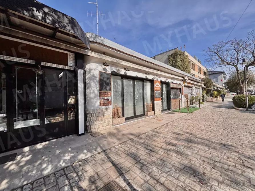 Immagine 12 di Palazzo in vendita  in viale delle nazioni 126 a Cesenatico