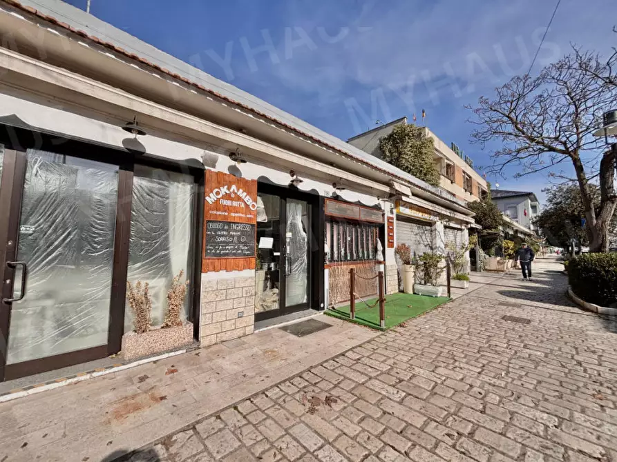 Immagine 13 di Palazzo in vendita  in viale delle nazioni 126 a Cesenatico