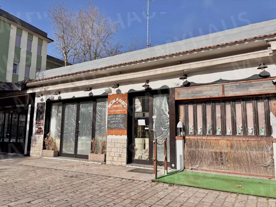 Immagine 16 di Palazzo in vendita  in viale delle nazioni 126 a Cesenatico
