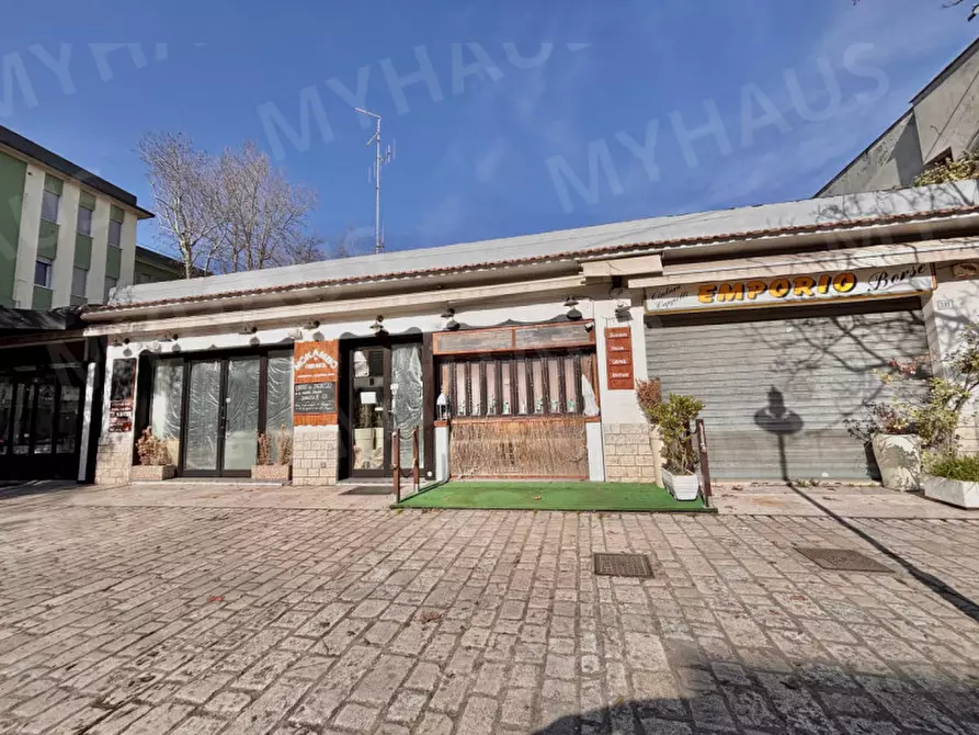 Immagine 21 di Palazzo in vendita  in viale delle nazioni 126 a Cesenatico