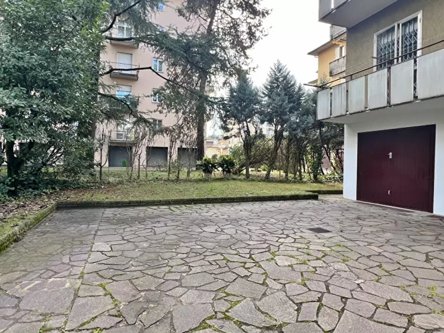 Immagine 17 di Appartamento in vendita  in Via Vincenzo Bellini a Vicenza