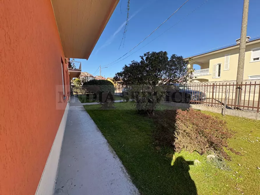 Immagine 12 di Appartamento in vendita  in via Alcide De Gasperi n° 10 a Garlasco