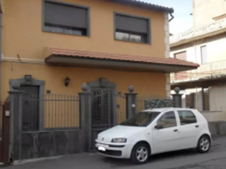 Immagine 1 di Appartamento in vendita  in Via S. Paolo, 87 a Adrano