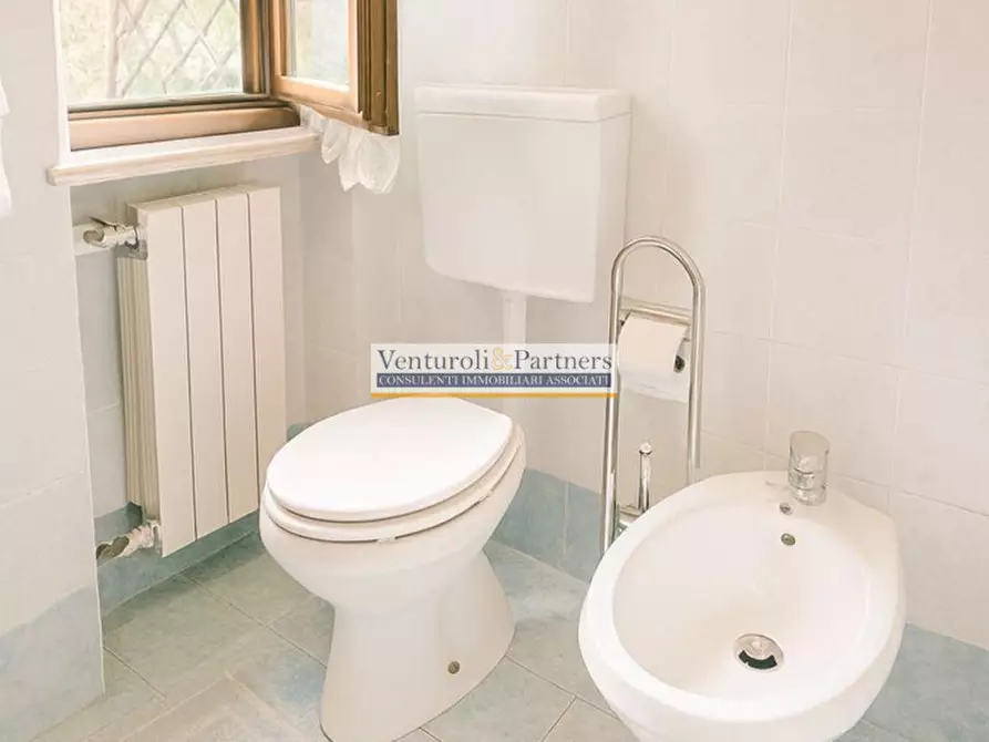 Immagine 10 di Appartamento in vendita  in Località Rondinelli 2F a Peschiera Del Garda