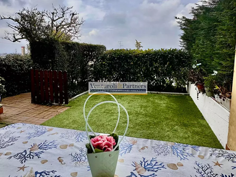 Immagine 15 di Appartamento in vendita  in Località Rondinelli 2F a Peschiera Del Garda