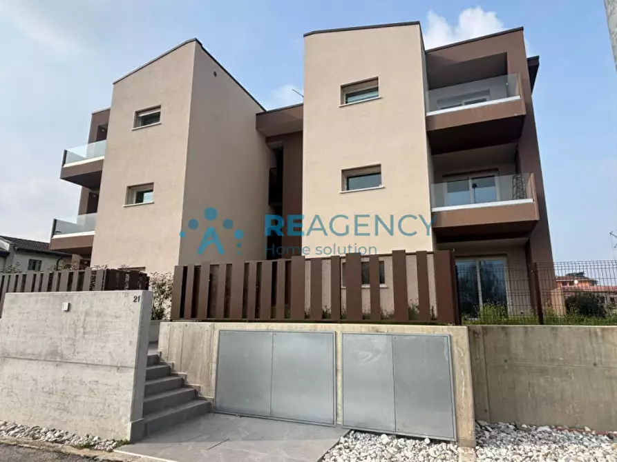 Immagine 1 di Appartamento in vendita  in Via Eleonora Candia a Vicenza