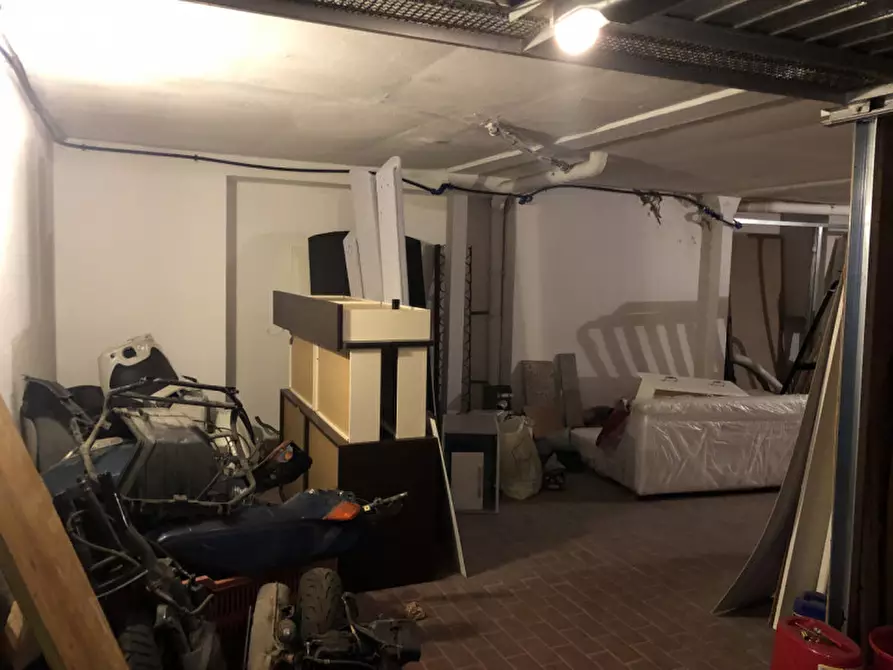 Immagine 3 di Garage in vendita  a Bologna