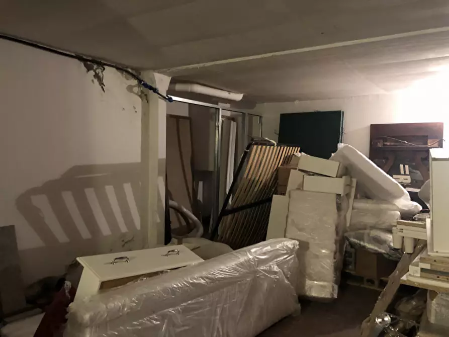 Immagine 4 di Garage in vendita  a Bologna