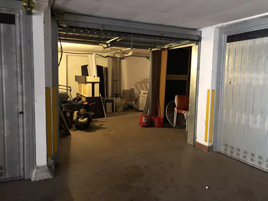 Immagine 8 di Garage in vendita  a Bologna