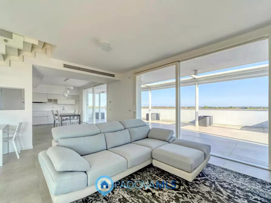 Immagine 1 di Attico in vendita  in Via Armando Diaz a Vigonza