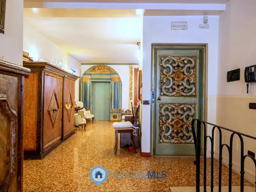 Immagine 4 di Appartamento in vendita  in Via Savonarola a Padova