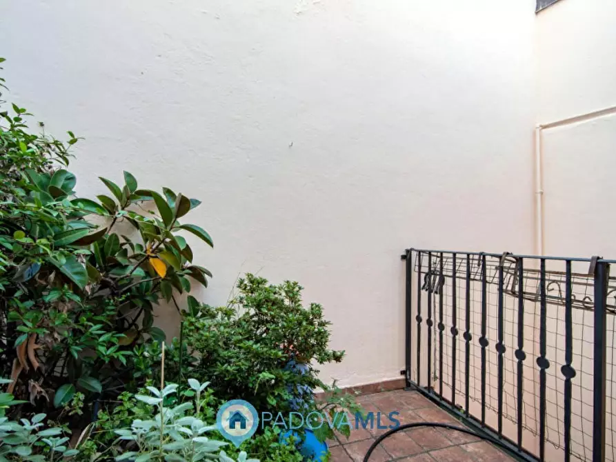 Immagine 17 di Appartamento in vendita  in Via Savonarola a Padova