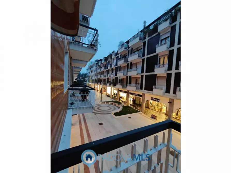 Immagine 16 di Appartamento in vendita  in Via Giuseppe Jappelli a Abano Terme