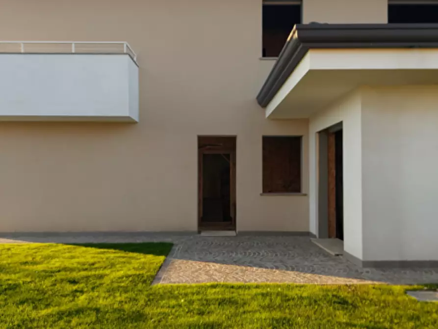 Immagine 7 di Casa bifamiliare in vendita  in VIA CARNIA a Padova