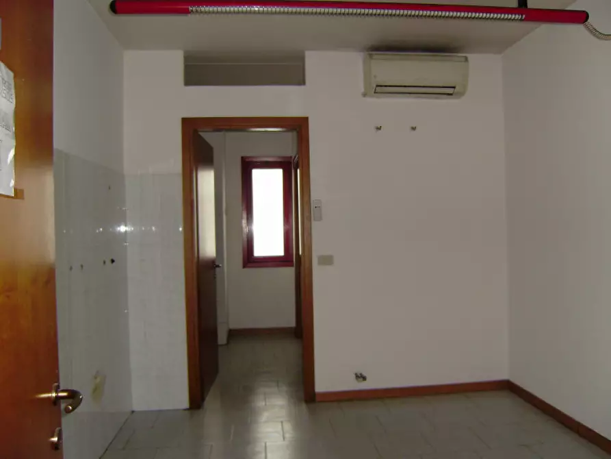 Immagine 5 di Capannone industriale in affitto  in VIA VEGRI a Zanè