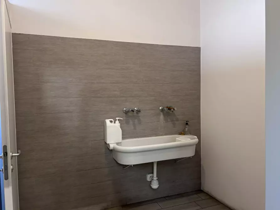 Immagine 9 di Capannone industriale in affitto  in VIA VEGRI a Zanè