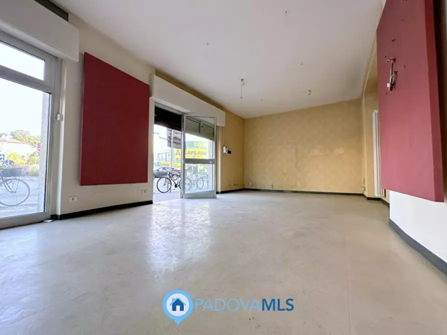 Immagine 16 di Negozio in vendita  in piazzale San Giovanni a Padova