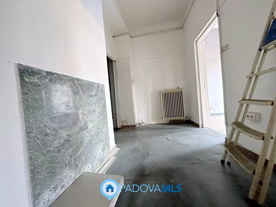 Immagine 18 di Negozio in vendita  in piazzale San Giovanni a Padova