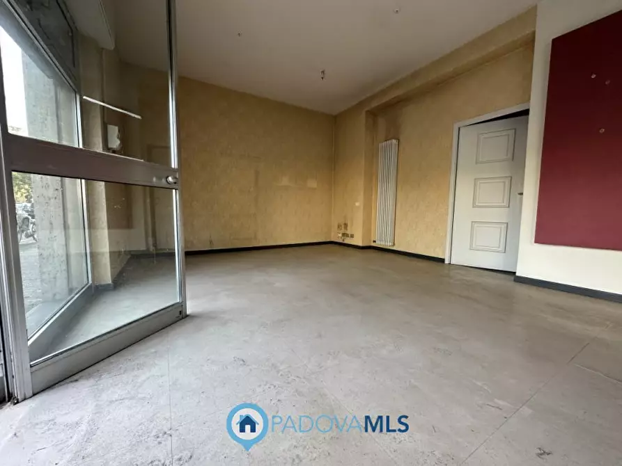 Immagine 3 di Negozio in vendita  in piazzale San Giovanni a Padova