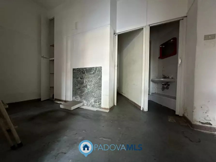 Immagine 20 di Negozio in vendita  in piazzale San Giovanni a Padova