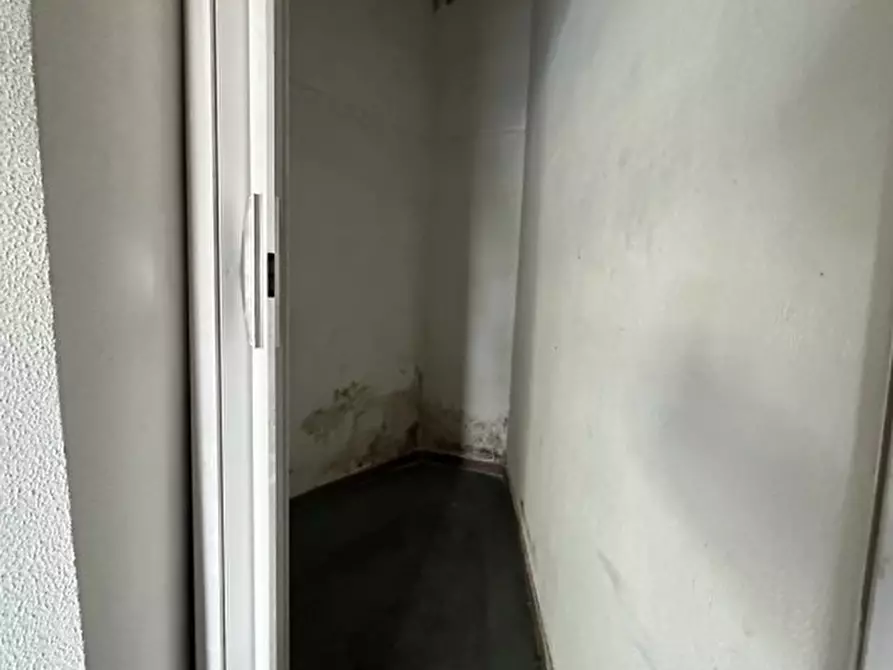 Immagine 23 di Negozio in vendita  in piazzale San Giovanni a Padova