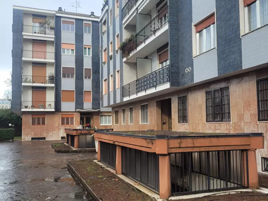 Immagine 2 di Appartamento in vendita  in Viale Lombardia a Monza